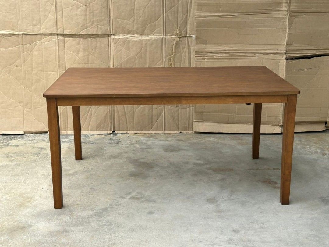 Dining Table (Category: Tables & Sets) located in Muar. Submitted by andrew_90 (Listing ID 1456807608, Image 2). Description: Table Size 150x90cm.
