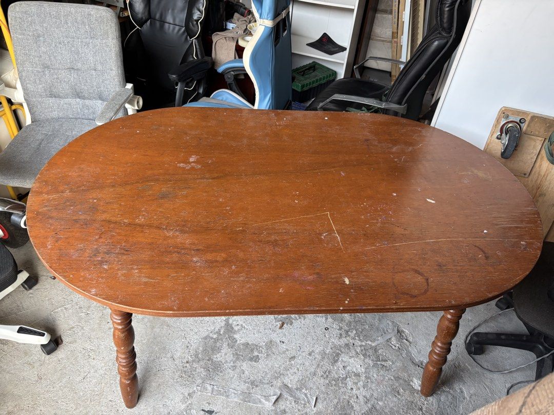 Dinner table (Category: Tables & Sets) located in Puchong. Submitted by u.f.m.2628 (Listing ID 1456934629, Image 3). Description: First come first serve Wa/ph~ OlO 8l8 2648 .