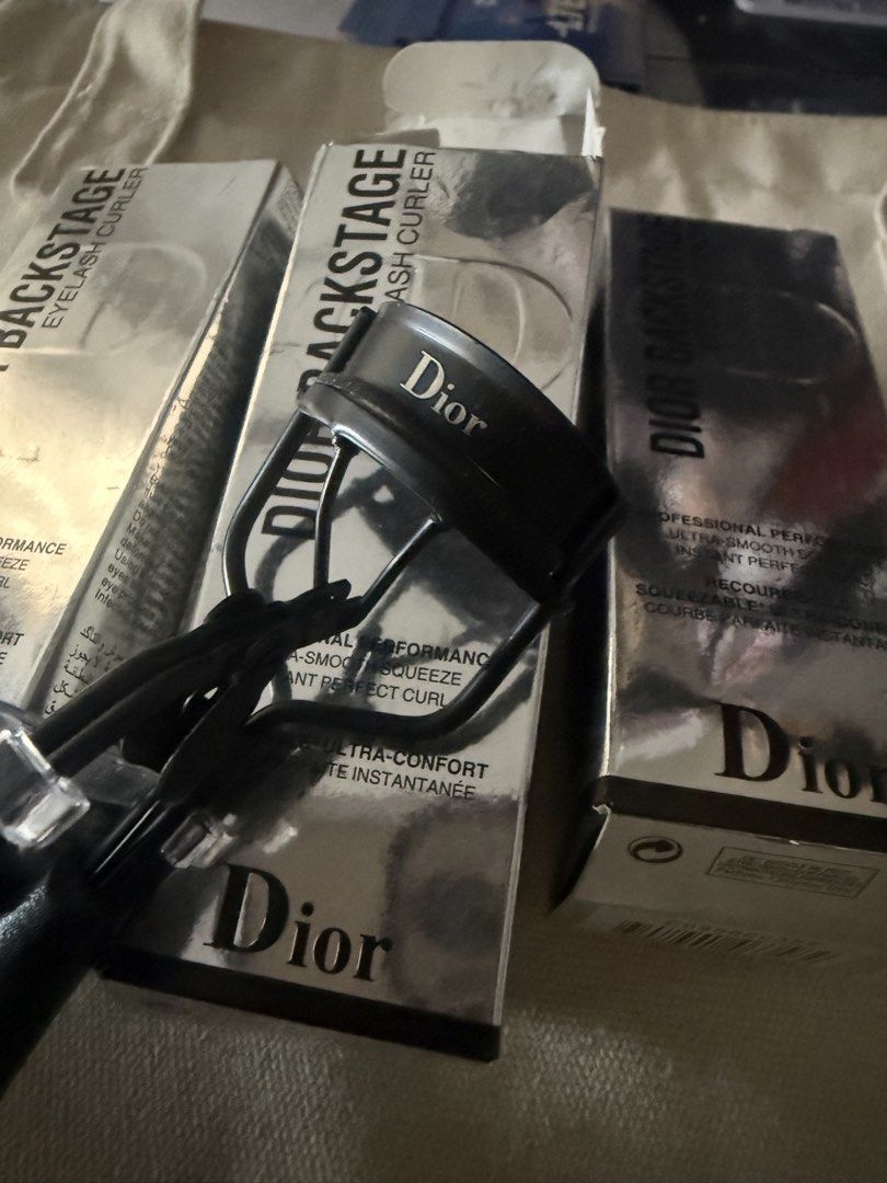 Dior Backstage Eyelash Curler (Category: Makeup) located in Angeles City. Submitted by migs_font29 (Listing ID 1456924936, Image 1). Description: - Dior Backstage Eyelash Curler - Professional performance for ultra-smooth squeeze - Delivers an instant, perfect curl - Squeezable and ultra-comfortable design - Achieve amazing-looking lashes.