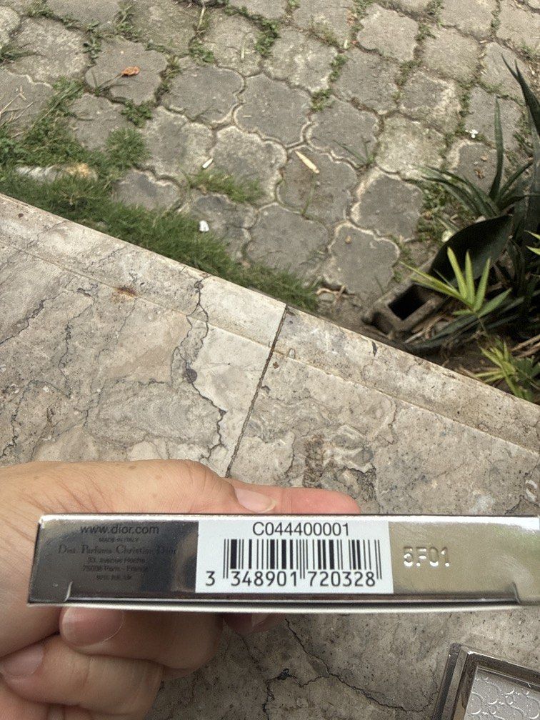 Dior Backstage Glow Face Palette 002 Glitz (Category: Makeup) located in Angeles City. Submitted by migs_font29 (Listing ID 1456923135, Image 3). Description: - Dior Backstage Glow Face Palette - Shade: 002 Glitz - Shades included: Bronze, Peach, Glitter Strobe Pink Gold, Glitter Strobe Gold - Functions: Illuminating, Contouring, Blush - Net Weight: 0.35 oz.