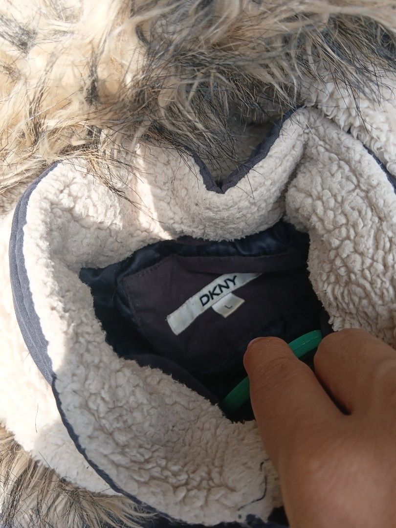 DKNY FURR WINTER JACKET (Category: Coats, Jackets and Outerwear) located in Manila. Submitted by rollitgarments (Listing ID 1456801526, Image 2). Description: SIZE LARGE ON TAG NO ISSUE VERY EXCELLENT CONDITION.