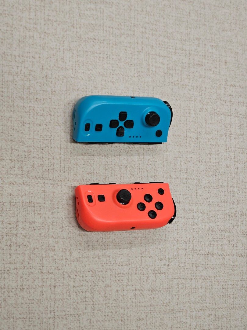 Dobe Switch Controller (Category: Nintendo) located in Shah Alam. Submitted by yellowcoatstore (Listing ID 1456867168, Image 1). Description: Impulse purchase, end up underutilized. Used it like below 10 times. All button and functionality good condition. COD Klang Valley..
