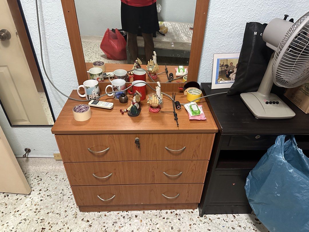 Dressing table (Category: Other Home Furniture) located in Singapore. Submitted by james_mech (Listing ID 1456812828, Image 1). Description: .