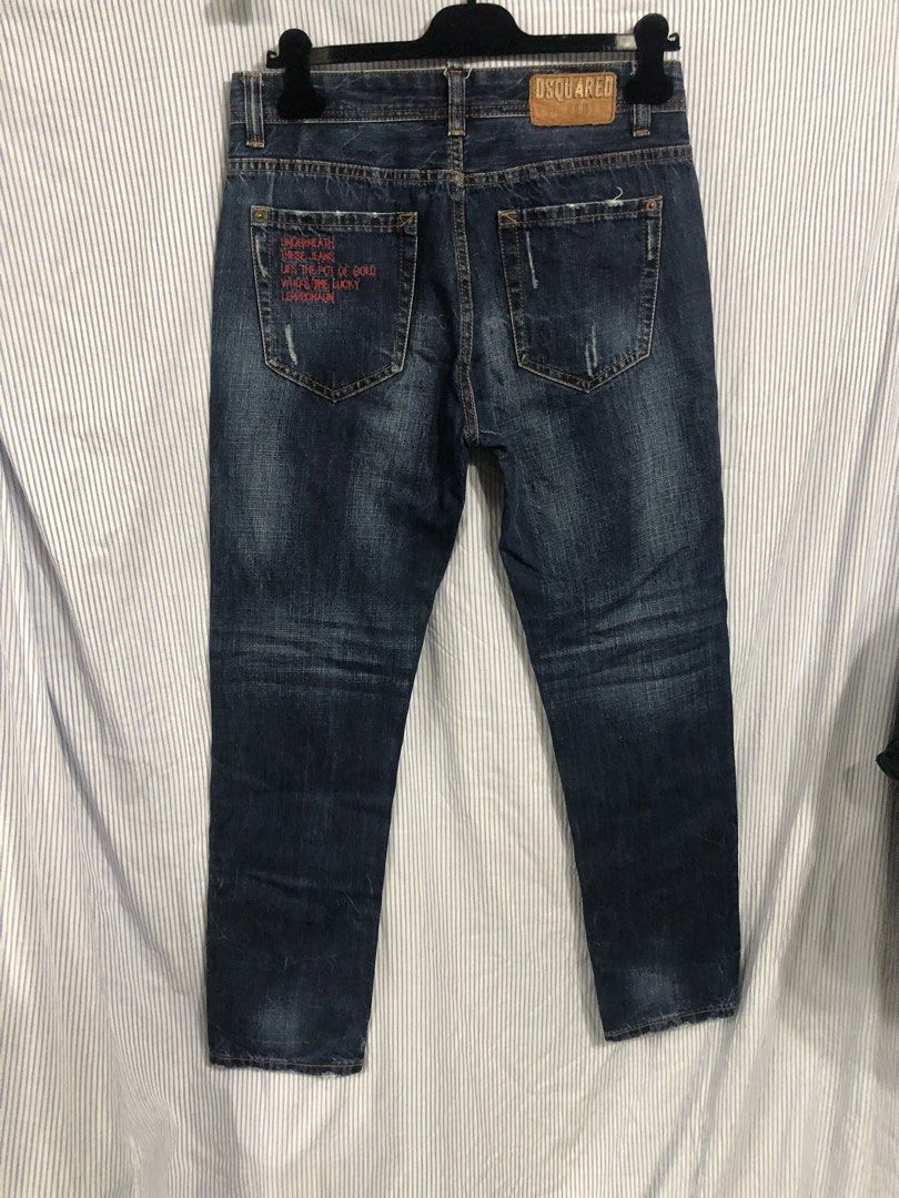 Dsquared2 （分類：牛仔褲）位於 Hong Kong。 由 happywong35 提交（商品編號 1456885834，圖片 3）。簡介： Size 31,全長40吋。