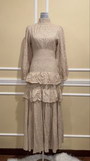 (Category: ) located in . Submitted by maisonrewear (Listing ID 1456819914, Image 1). Description: .