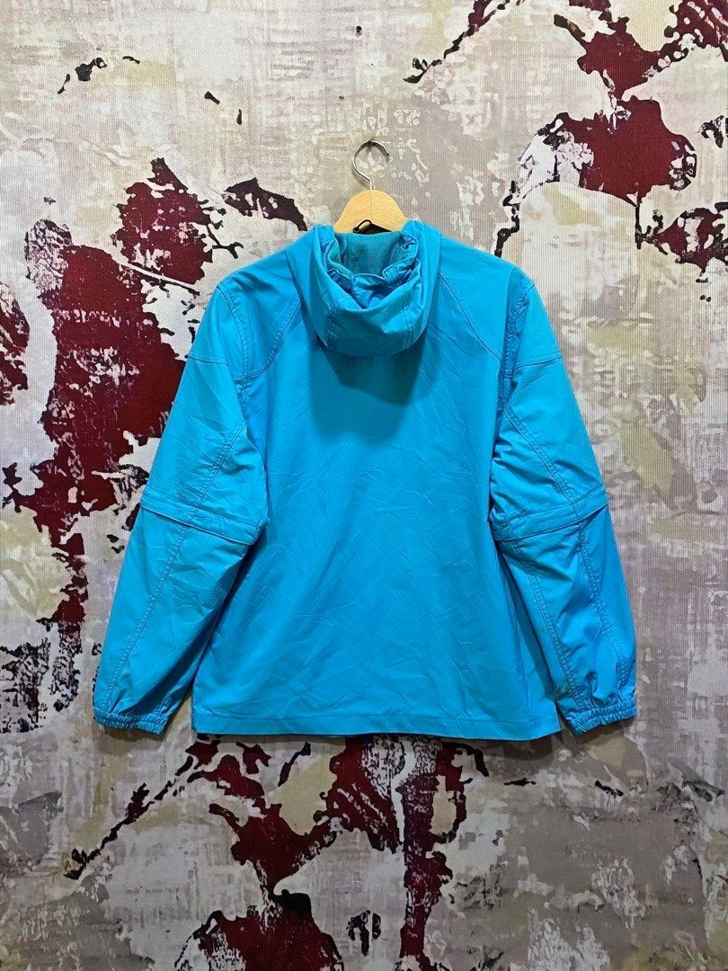 Edwin Golf Jacket (Category: Coats, Jackets and Outerwear) located in Dungun. Submitted by offerjebossku (Listing ID 1456801747, Image 2). Description: Edwin Golf Jacket Cndtion Lengan Ada Defect Bekas Tape Warna Lawa Xada Pudar Zip Semua Ok Size Tag L P22.5 L27 Rm10 Code : A15.