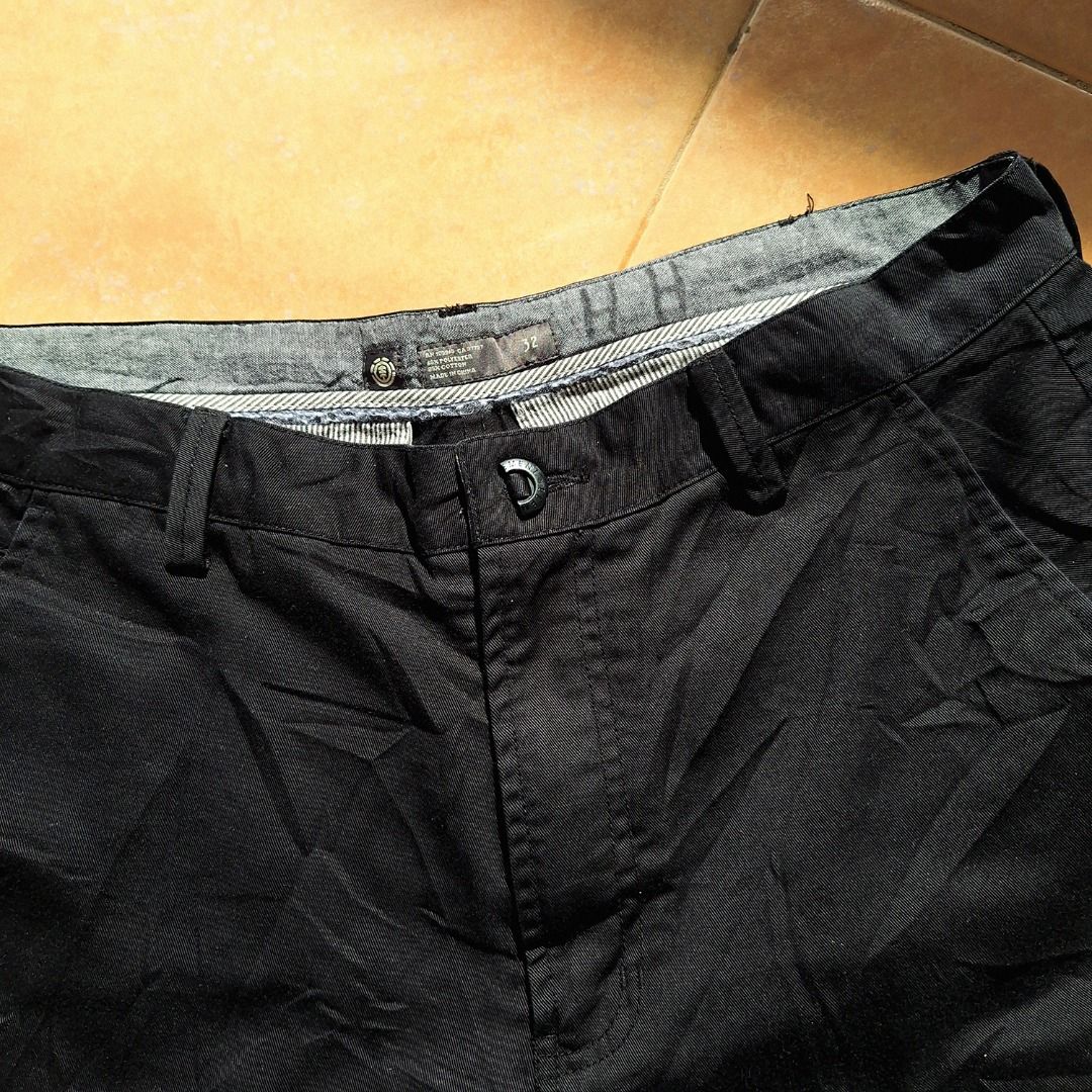 Element Black Chino Short (Category: Shorts) located in Calatrava. Submitted by freecyclethreads (Listing ID 1456784722, Image 2). Description: Element Black Chino Short Very Good Condition With minor issue. Bali ang button lock. Size: W-32 x L-20 Mine: 350+ Shipping Fee 📌 Note: Color may vary due to lighting. Payment first only. No cod/cop. .