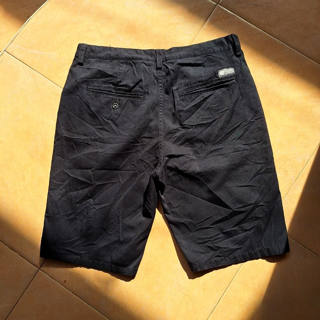 Element Black Chino Short (Category: Shorts) located in Calatrava. Submitted by freecyclethreads (Listing ID 1456784722, Image 3). Description: Element Black Chino Short Very Good Condition With minor issue. Bali ang button lock. Size: W-32 x L-20 Mine: 350+ Shipping Fee 📌 Note: Color may vary due to lighting. Payment first only. No cod/cop. .