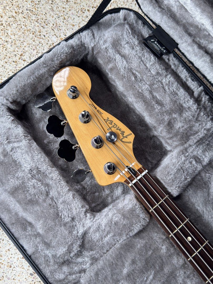 Fender Player 2 Jazz Bass Sunburst (Category: Musical Instruments) located in San Pablo. Submitted by biyonghosea (Listing ID 1456889711, Image 2). Description: 2024 Fender Player II Jazz Bass - 55k Bass, papers and tools only. Case not included No issue Studio/gig ready San Pablo, Laguna loc.