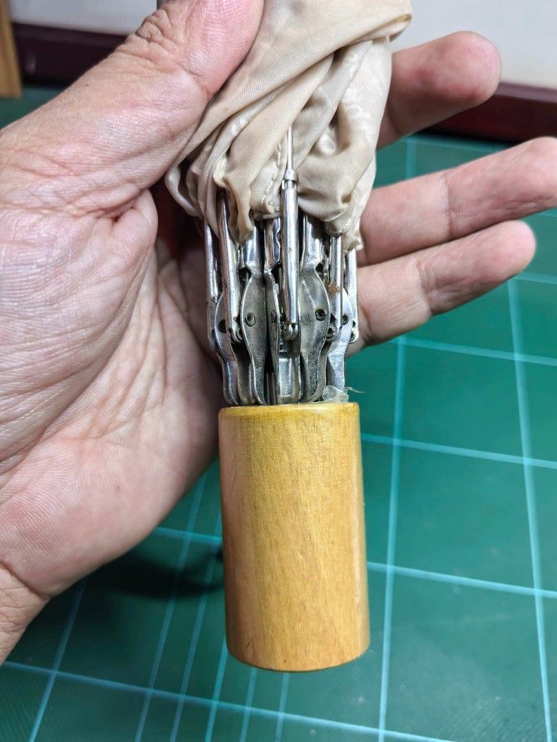 Folding Umbrella (Category: Umbrellas) located in Cebu City. Submitted by dudes_villanueva (Listing ID 1456906186, Image 3). Description: Folding Umbrella - Orbital ☔ In excellent condition. Diameter : 35.5 inches Length Folded : 14 inches.