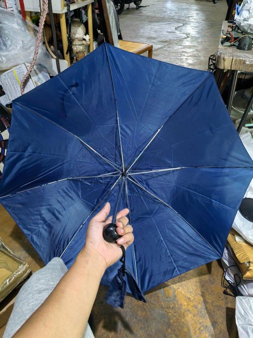 Folding Umbrella (Category: Umbrellas) located in Cebu City. Submitted by dudes_villanueva (Listing ID 1456907177, Image 2). Description: Folding Umbrella - Dark Blue with Case ☔ In excellent condition. Diameter : 33 inches Length Folded : 12 inches.