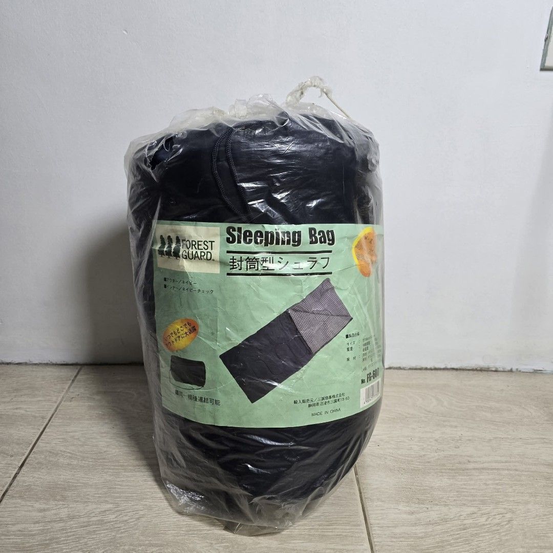 Forest Guard Sleeping Bag (Category: Hiking & Camping) located in Pasig City. Submitted by millennialthrifter (Listing ID 1456793242, Image 1). Description: 🔥𝗙𝗢𝗥𝗘𝗦𝗧 𝗚𝗨𝗔𝗥𝗗 𝗦𝗟𝗘𝗘𝗣𝗜𝗡𝗚 𝗕𝗔𝗚 ✅Brand: Forest Guard ✅Model: FG-600 ✅Envelope-style Sleeping Bag ✅Good condition (pm for the video) ✅Compact and easy to carry.