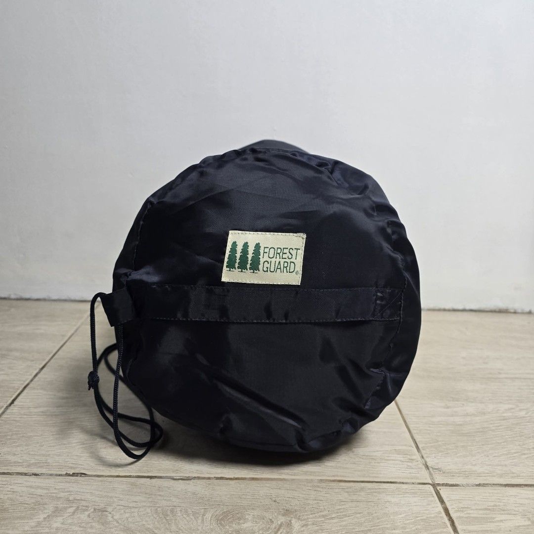 Forest Guard Sleeping Bag (Category: Hiking & Camping) located in Pasig City. Submitted by millennialthrifter (Listing ID 1456793242, Image 2). Description: 🔥𝗙𝗢𝗥𝗘𝗦𝗧 𝗚𝗨𝗔𝗥𝗗 𝗦𝗟𝗘𝗘𝗣𝗜𝗡𝗚 𝗕𝗔𝗚 ✅Brand: Forest Guard ✅Model: FG-600 ✅Envelope-style Sleeping Bag ✅Good condition (pm for the video) ✅Compact and easy to carry.