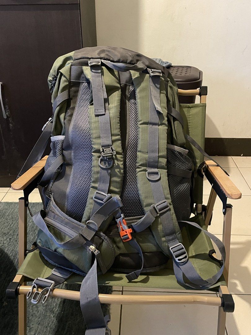 Free Knight 60L (Category: Hiking & Camping) located in Mandaluyong City. Submitted by champ4gnepapi (Listing ID 1456950807, Image 2). Description: Free Knight 60L for Trekking - bought in Canada last year for $85, was never used due to knee injury..