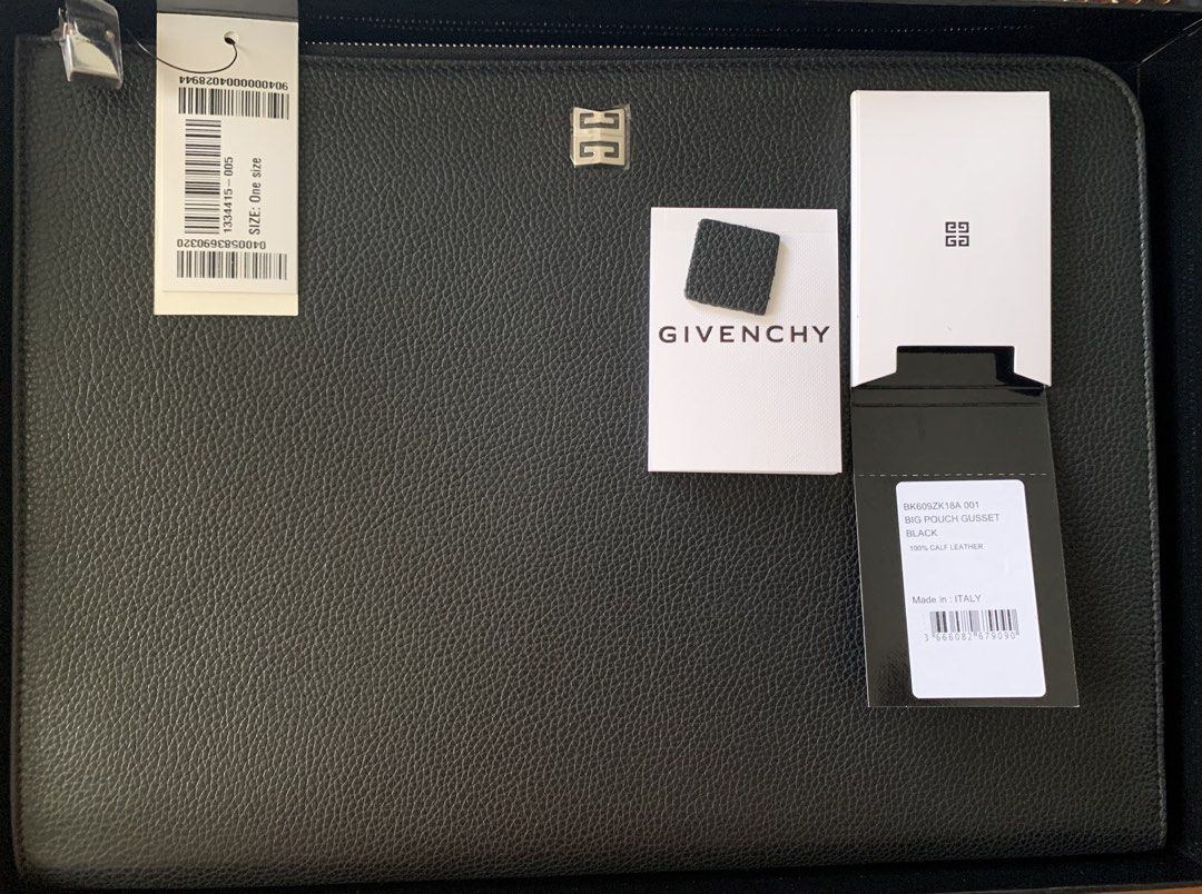 Givenchy 4G Large Gusset Pouch | Authentic | Like New (Category: Luxury Bags & Wallets) located in Las Pinas. Submitted by jlj55 (Listing ID 1456821270, Image 2). Description: #BUY WITH CONFIDENCE **PLEASE READ BEFORE MAKING AN INQUIRY** 👍🏻 100% authentic / guaranteed authentic 👍🏻 Complete inclusions as shown 👍🏻 Please see photos for condition 👍🏻 Established Carousell seller with excellent transaction history - Givenchy 4G large gusset po