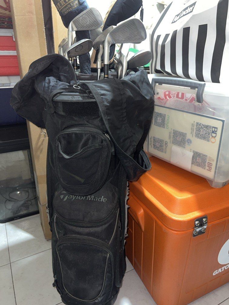 GOLF CLUBS WITH TAYLORMADE BAG (Category: Golf) located in San Juan City. Submitted by acdc_ (Listing ID 1456773789, Image 1). Description: -NEGOTIABLE Cobra Golf club set - Includes driver, multiple irons, and putter - Comes with Taylormade Bag and Callaway Great Big Bertha headcover - Clubs show some signs of use, but are in good overall condition - Ready for your next round on the golf course Some shaft has rust on it and grips haven’t been re