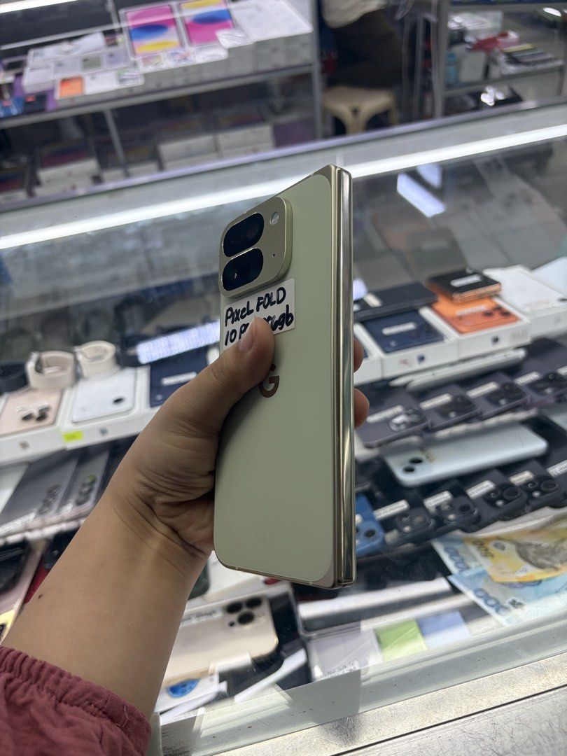 Google Pixel 10 Pro Fold 256gb FU No issue All working (Category: Google Pixel) located in San Juan City. Submitted by javedsgadgetshop (Listing ID 1456791003, Image 3). Description: PTPA : Padelete po if bawal ❌ Here's the QUICK INFO ➡️ Google Pixel 10 Pro Fold ➡️ 256gb ➡️ Green COLOR ➡️ Physical sim + esim ➡️ 95% MAKINIS & Good BATT ➡️ STORE WARRANTY ➡️ WITH CHARGER - serial can be check on apple website |Money back if its proven fake ( for iph