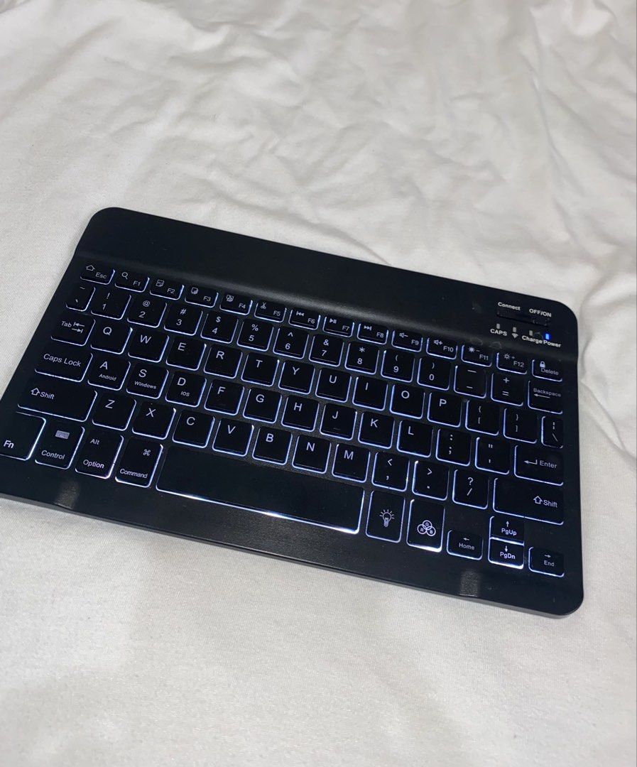 Goojodoq Backlit Keyboard (Category: Computer Keyboard) located in Baguio. Submitted by everythingmustgo2600 (Listing ID 1456801163, Image 2). Description: DEFECTIVE All buttons are working but whenever i connect to ipad it triggers Siri, i dunno why maybe my problem sa settings or mat stuck na keys? Di ko na alam ayusin ..