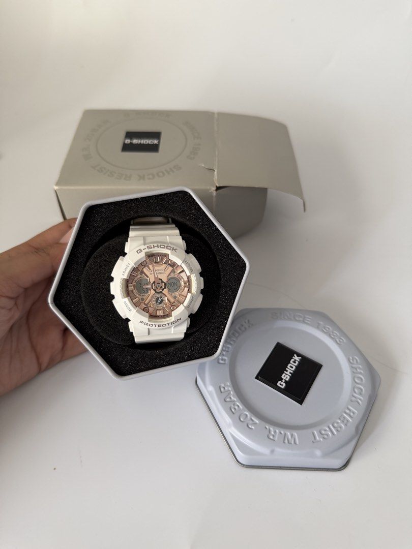 G-Shock White Rose Gold Analog Digital Watch (Category: Women's Watches) located in Davao. Submitted by stellietas (Listing ID 1456817520, Image 1). Description: ✨Condition: excellent condition, unused. ✨With box and tin can ✨Japan preloved ✨First to pay gets it. ✨💯 % original or money back 📍Davao City | Shipping nationwide via J&T DM to order or comment “MINE”🤍 #gshockprelovedph #japanprelovedwatchph #BrandedPreloved #DavaoSeller #budolfindsp