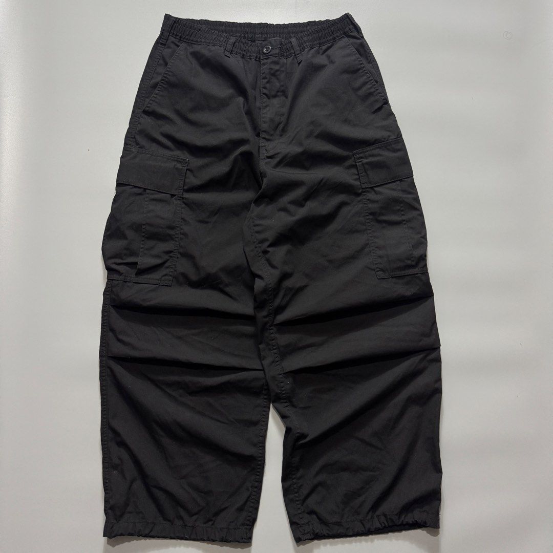 GU Military-Inspired Parachute Cargo Pants (Category: Other Bottoms) located in Santa Cruz. Submitted by bigsteppa.tiger (Listing ID 1456935160, Image 1). Description: GU Military-Inspired Parachute Cargo Pants Military-inspired parachute pants with a relaxed wide fit and functional pocket detailing. Great condition Waist - 30 to 34 Length - 41 Hem - 10.