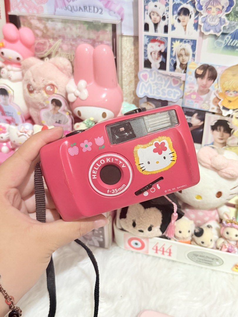 Hello Kitty 35mm Japan Film Camera (Category: Cameras) located in Manila. Submitted by eryka.yvz (Listing ID 1456939088, Image 1). Description: SANRIO 1995 — UNTESTED (film are pricey wasn’t able to do test shots) — (1) AA BATTERY can provide proof of transactions from fb marketplace & kpop bns .
