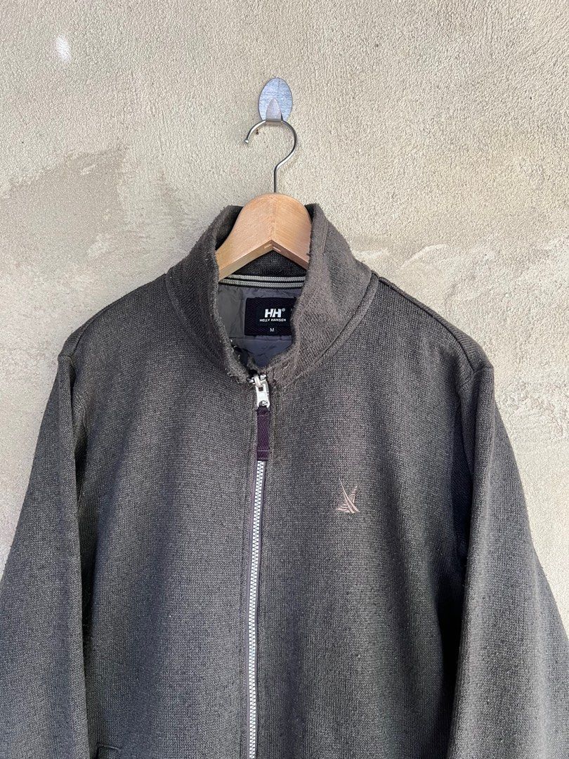 Helly Hansen Jacket (Category: Coats, Jackets and Outerwear) located in Bachok. Submitted by shimamura_1141 (Listing ID 1456857967, Image 3). Description: Helly Hansen Jacket Pit : 21 inches Labuh : 26.5 inches Tag : Helly Hansen Good Condition RM 48.