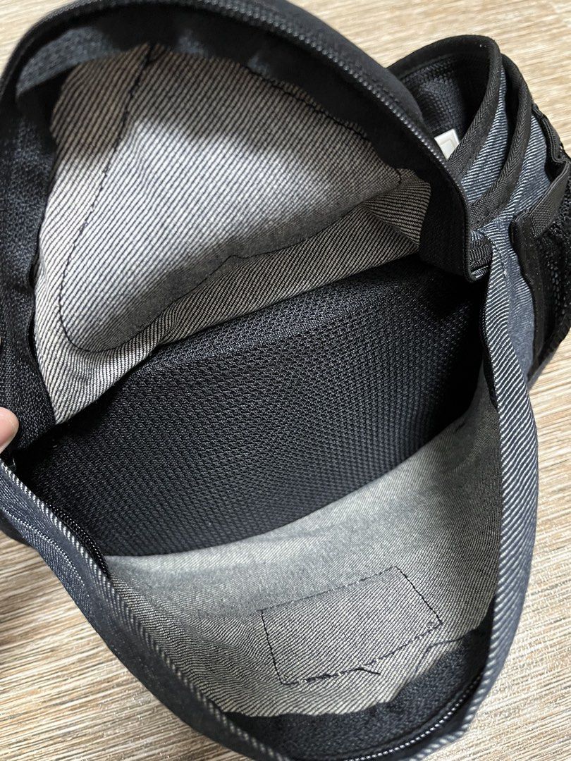 Hipseat alone (Category: Carriers & Slings) located in Quezon City. Submitted by lucky88bynms (Listing ID 1456803615, Image 3). Description: .