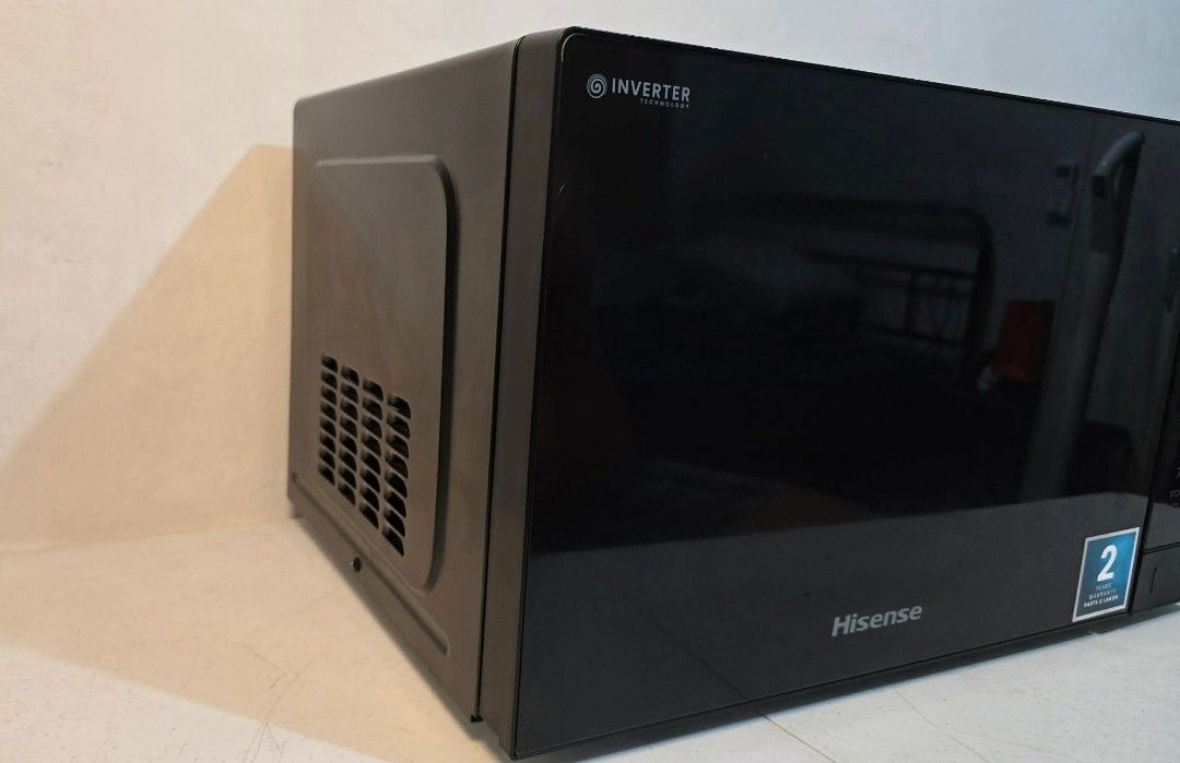 Hisense 32L Inverter Microwave (Category: Ovens & Toasters) located in Caloocan City. Submitted by souththrift_taytay (Listing ID 1456949200, Image 3). Description: Hisense 32L Inverter Microwave Australian mall pull out Used as display unit new open box only Manual Box 220V 6.5k.