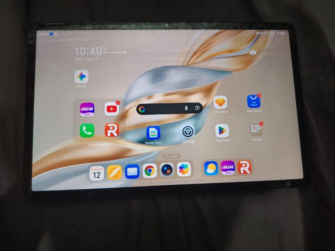 Honor pad 9 (Category: Android) located in Makati City. Submitted by zaijih07 (Listing ID 1456791706, Image 3). Description: Brand new na open lang kasi need i test complete no scracth no dent test all you reset all you want here at my place makati Unit Charger Cable Box Manual Price slightly Negotiable pero bawal po sa barat Meetup or pickup shoulder ng seller .