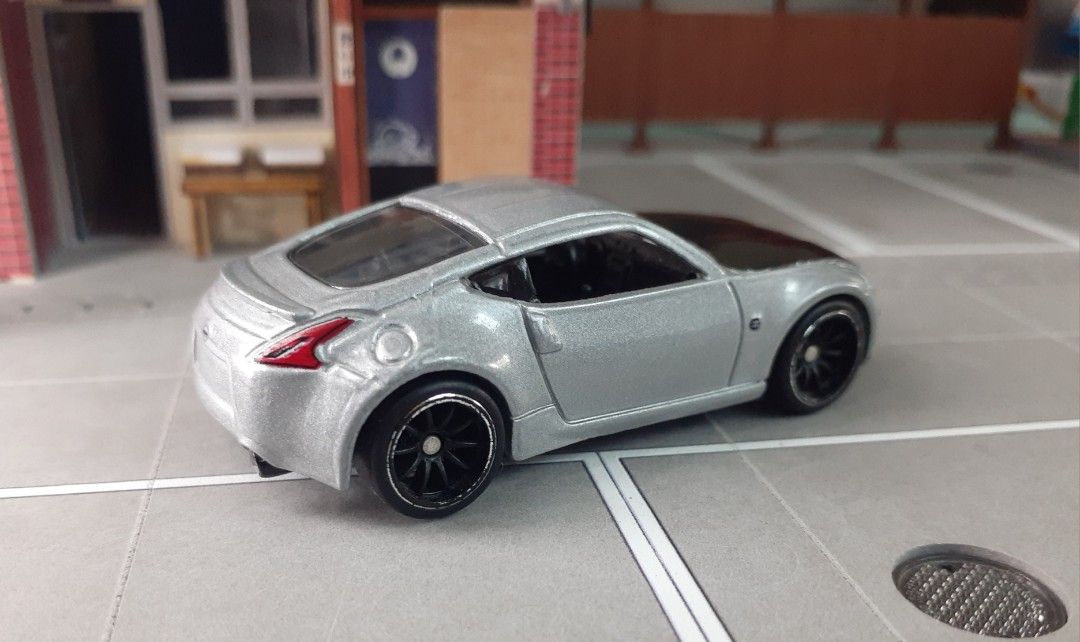 Hotwheels premium Nissan 370z (Category: Vehicle & Diecast Models) located in Manila. Submitted by comercio (Listing ID 1456922463, Image 3). Description: Hotwheels premium Nissan 370z loose .