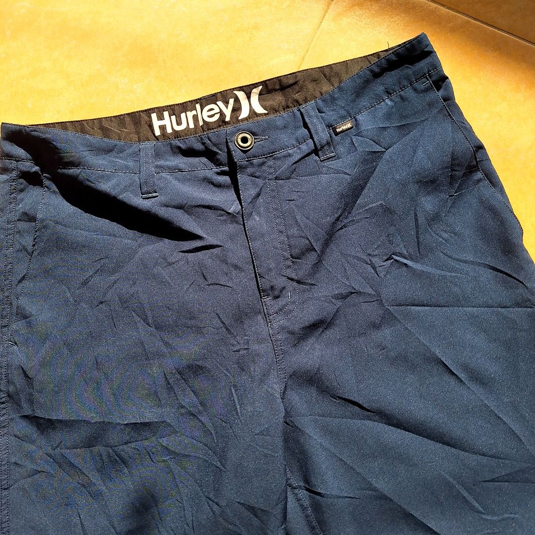 Hurley Walk Short (Category: Shorts) located in Calatrava. Submitted by freecyclethreads (Listing ID 1456784897, Image 2). Description: Hurley Walk Short Excellent Condition Size: W - 33 x L - 21 Mine: 450 + Shipping Fee 📌 Note: Color may vary due to lighting. Payment first only. No cod/cop..