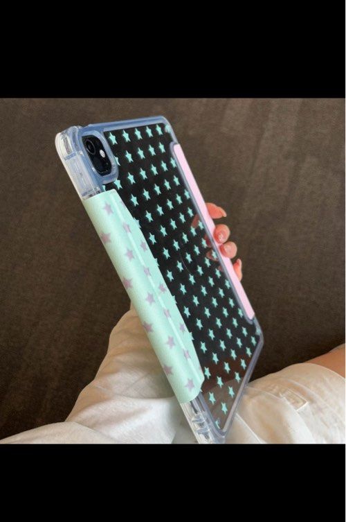 Ipad case (Category: Cases & Sleeves) located in Singapore. Submitted by zenturtle_0678d8 (Listing ID 1456800951, Image 2). Description: * iPad 5 (2017) * iPad 6 (2018) 9.7 inch Brand new iPad case, never used. I bought the wrong size by mistake .