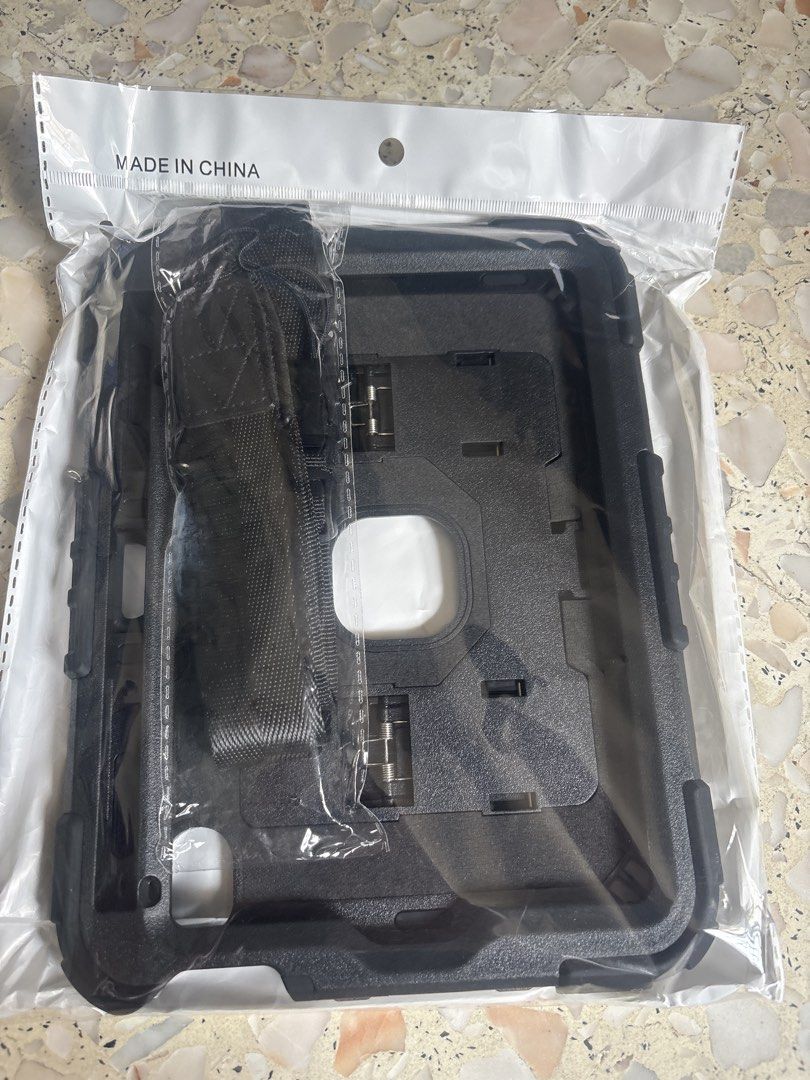 iPad mini 6 casing (Category: Cases & Sleeves) located in Singapore. Submitted by ___boohoo___ (Listing ID 1456814181, Image 2). Description: .