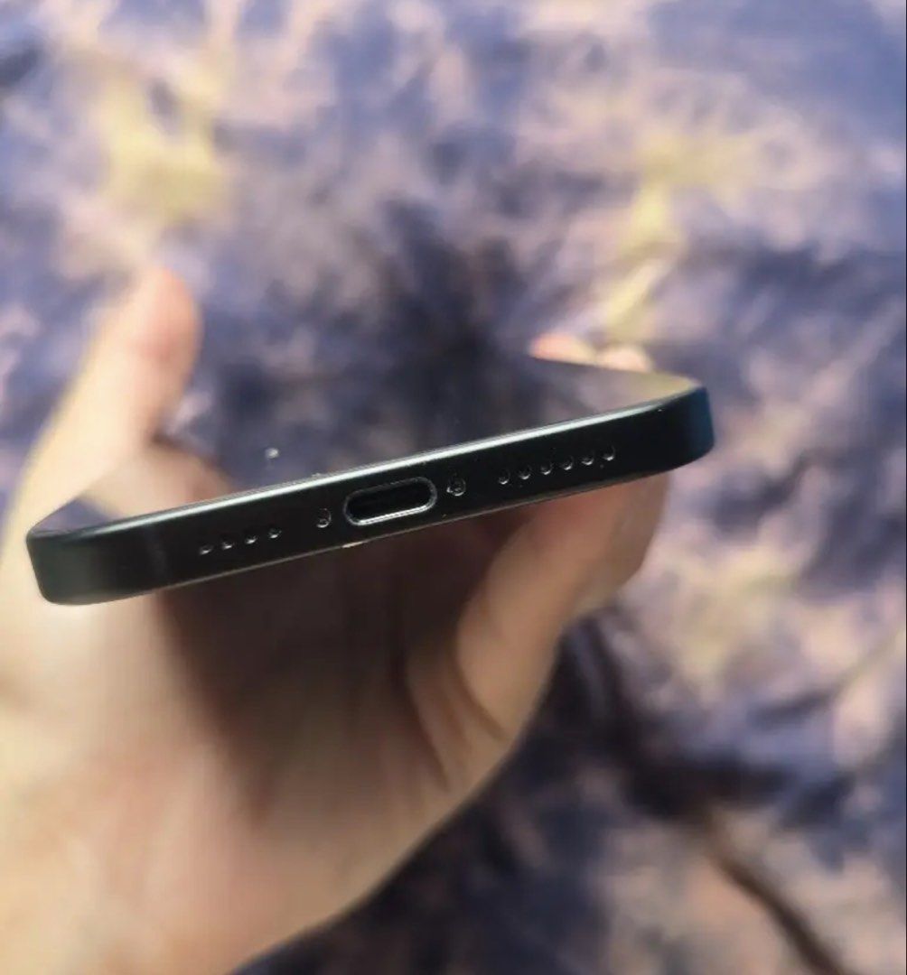 iPhone 15 plus black 256 (Category: iPhone 15 Series) located in Manila. Submitted by haponbella (Listing ID 1456859263, Image 3). Description: iPhone 15 Plus 256GB 📱 iPhone 15 Plus 256GB 🔋 Battery Health: 84% 🔄 Battery Cycle Count: 671 📦 With original box, Free cases ✨ Minimal dents / good overall condition minimal dents due to case, strictly no deep scratches/cracks) 👩 Lady-owned ✅ All functions working ✅ No known issues ✅ No history of re