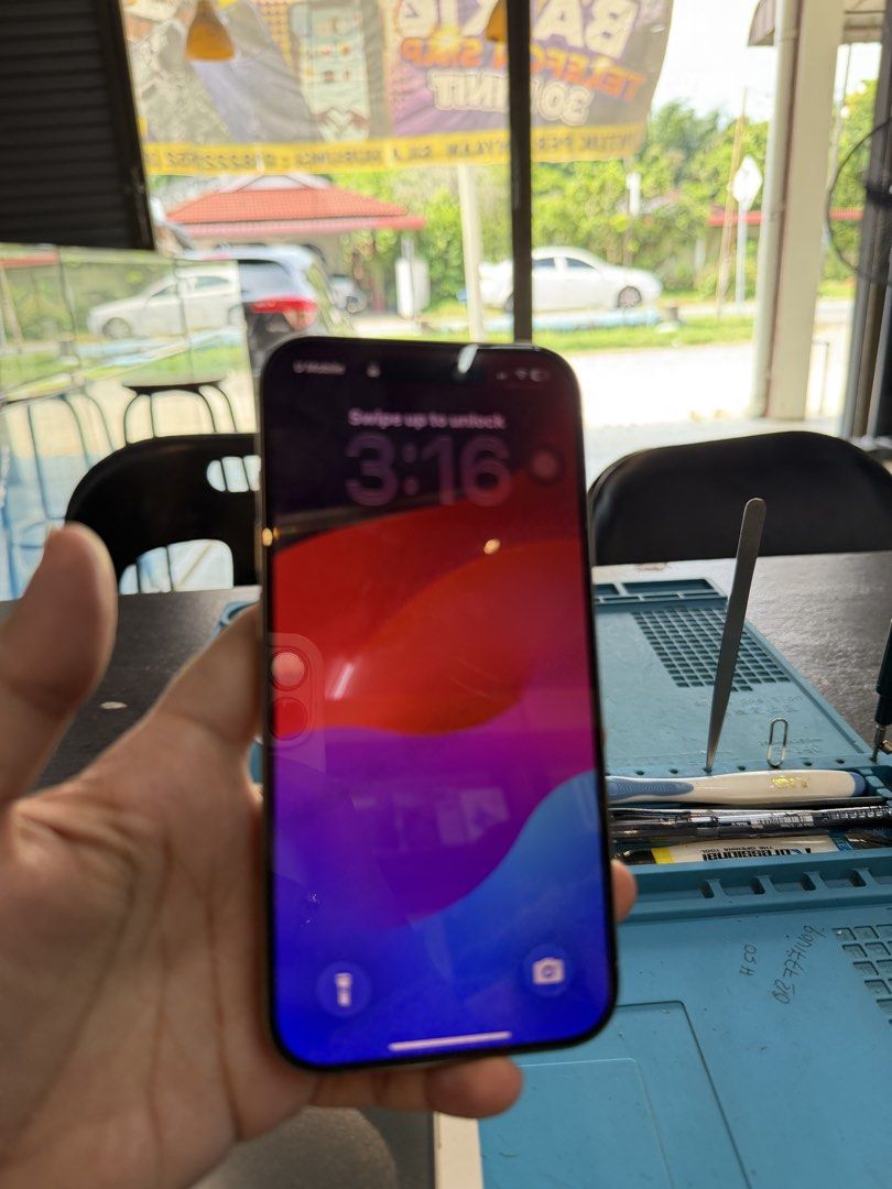 iPhone (Category: OPPO) located in Sungai Petani. Submitted by firscha (Listing ID 1456870392, Image 3). Description: Assamualaikum,iPhone 15pro kesayangan untuk dilepaskan ,harga boleh nego sikit2 lagi Nak Serius buyers sahaja🙏🏻 Reason nak jual sebb nak upgrade iphone 18 pulak🥴 Dapat full set dengan kotak ada sekali original cable dalam kotak .