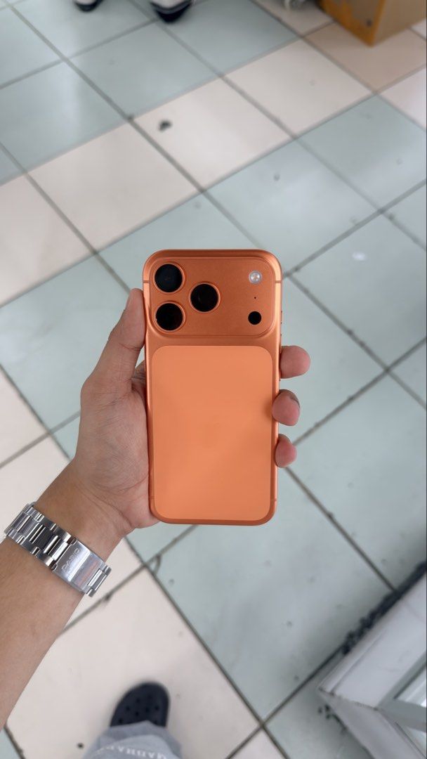 iPhone 17 Pro eSIM 256gb FU 100% BH No issue (Category: iPhone 17 Series) located in Manila. Submitted by carimgadgets (Listing ID 1456915469, Image 1). Description: .