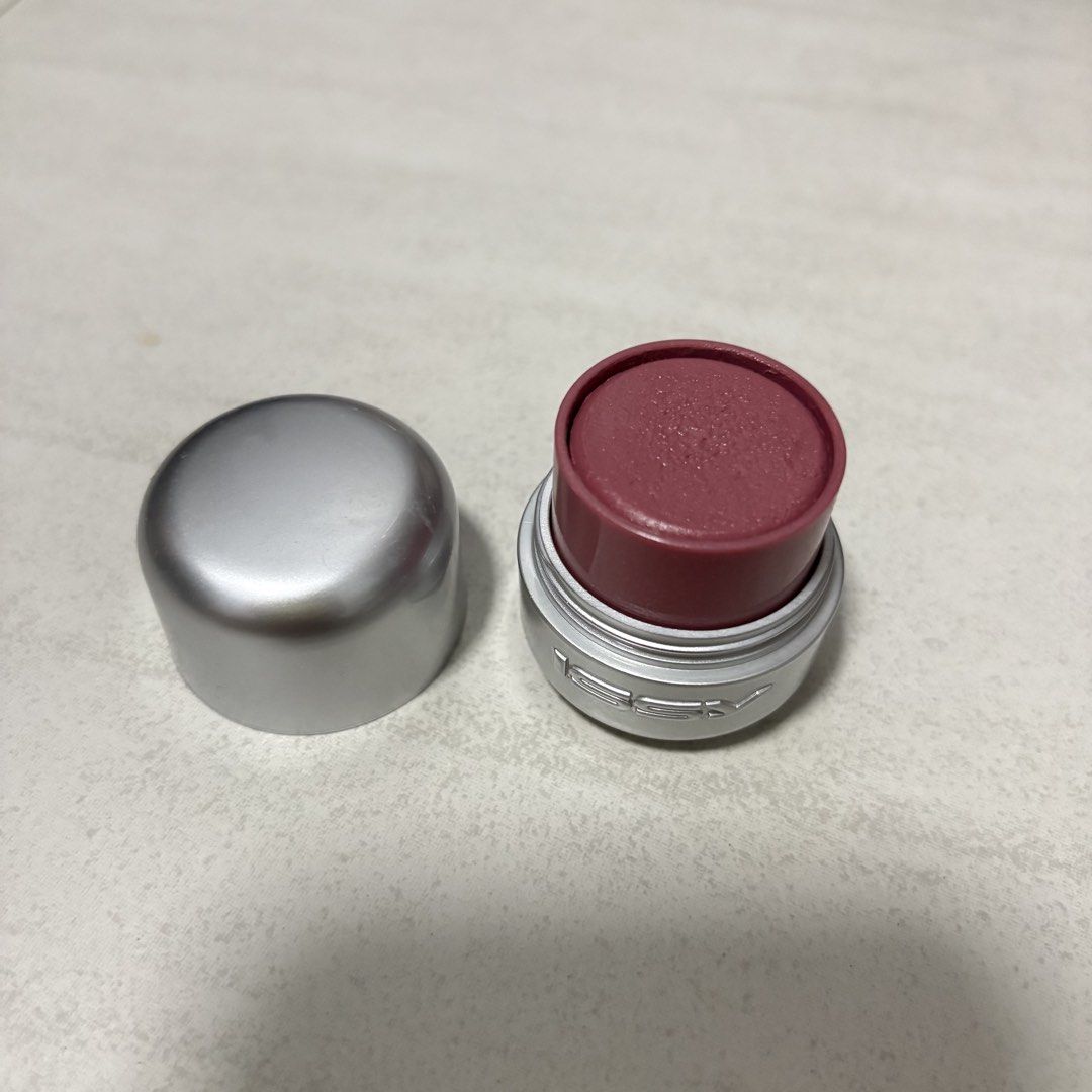 Issy Creme Juice Stick Dewy Blush - Squeeze (Category: Makeup) located in Navotas City. Submitted by kathyp10 (Listing ID 1456925316, Image 1). Description: - Brand: Issy - Product: Creme Juice Stick Dewy Blush - Shade: Squeeze (Nude Rosy Fig) - Finish: Dewy - Type: Cream blush stick -Price negotiable for sure buyers MOP: Gcash, GoTyme MOD: Lalamove, J&T.