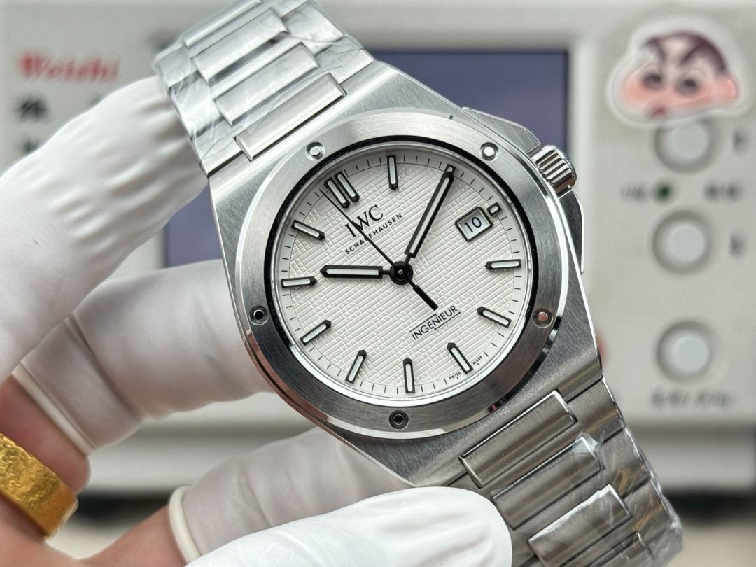 IWC Engineer Automatic Watch 40mm (Category: Men's Watches) located in San Juan City. Submitted by leberganub78210 (Listing ID 1456797605, Image 2). Description: .