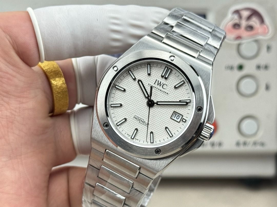 IWC Engineer Automatic Watch 40mm (Category: Men's Watches) located in San Juan City. Submitted by leberganub78210 (Listing ID 1456797605, Image 3). Description: .
