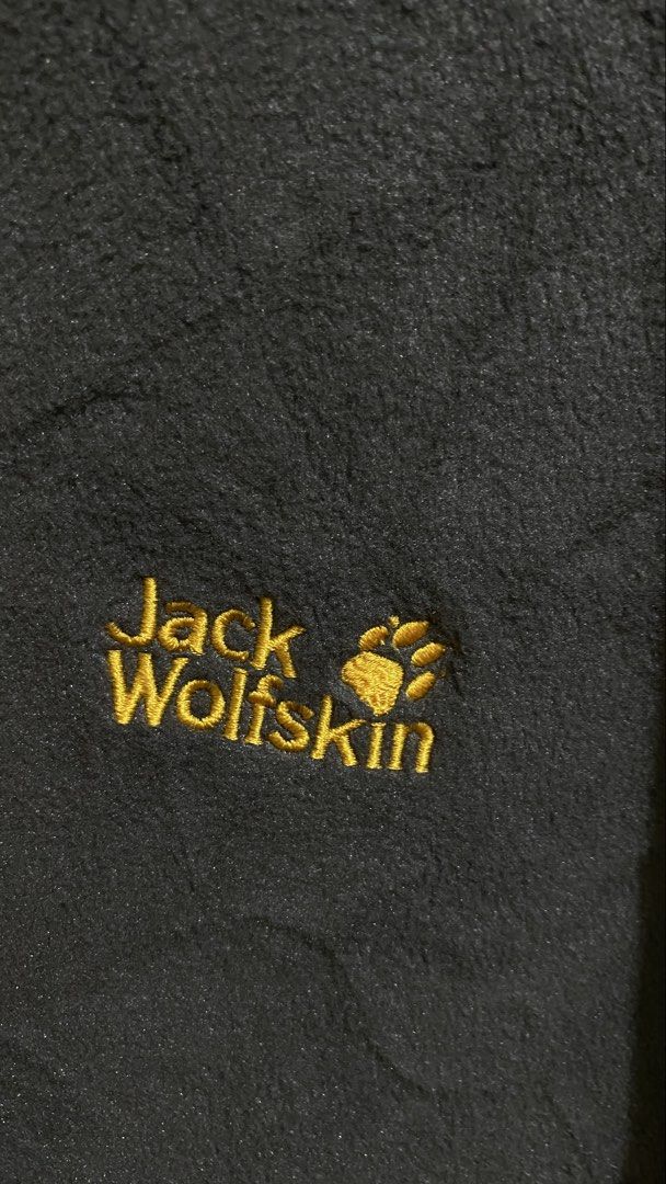 Jack Wolfskin Full zip Fleece Jacket (Category: Coats, Jackets and Outerwear) located in Tacurong. Submitted by styledtwice1999 (Listing ID 1456920839, Image 2). Description: 🔥Authentic Jack Wolfskin Full-Zip Fleece Jacket ( NANUK200 ) 🔥Condition: Pristine / Like New 🔥Color: Charcoal Gray / Dark Olive 🔥 100% authentic Jack Wolfskin full-zip fleece jacket in pristine condition. This premium outdoor piece has been exceptionally well-cared for, 
