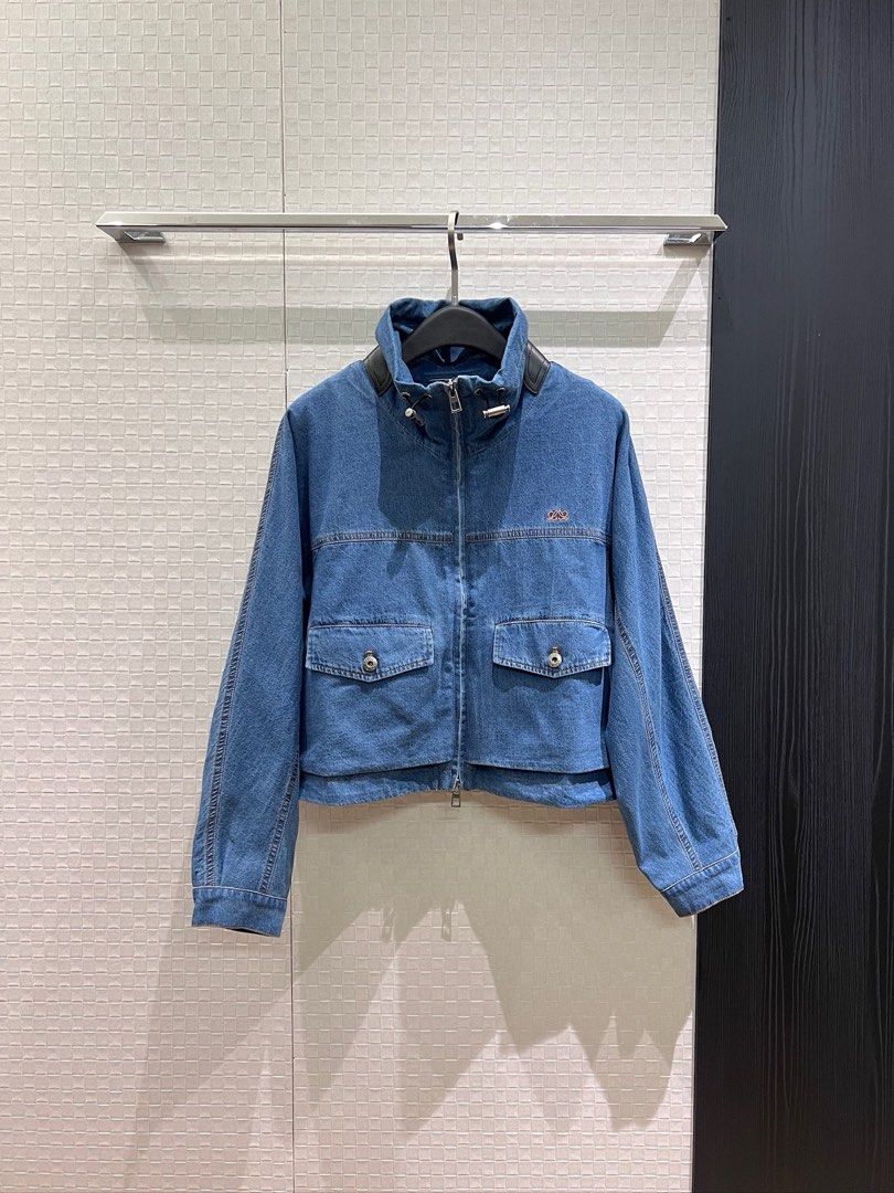 Jacket pdkk8 (Category: Coats, Jackets and Outerwear) located in Singapore. Submitted by yejasmine (Listing ID 1456936682, Image 3). Description: .