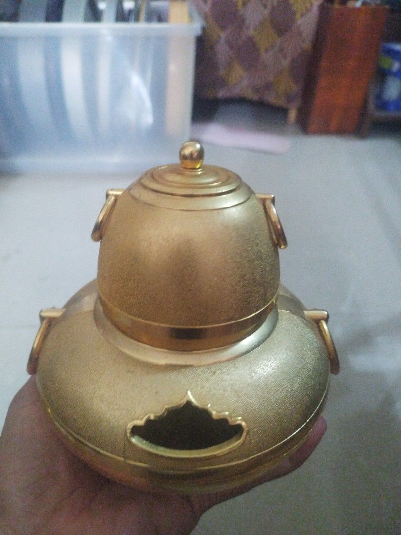 Japanese chagame tea kettle brass (Category: Kettles & Airpots) located in San Rafael. Submitted by jflshoppe1989 (Listing ID 1456817795, Image 1). Description: .