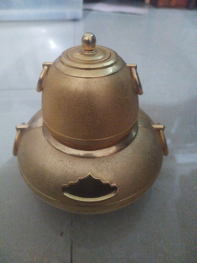 Japanese chagame tea kettle brass (Category: Kettles & Airpots) located in San Rafael. Submitted by jflshoppe1989 (Listing ID 1456817795, Image 2). Description: .