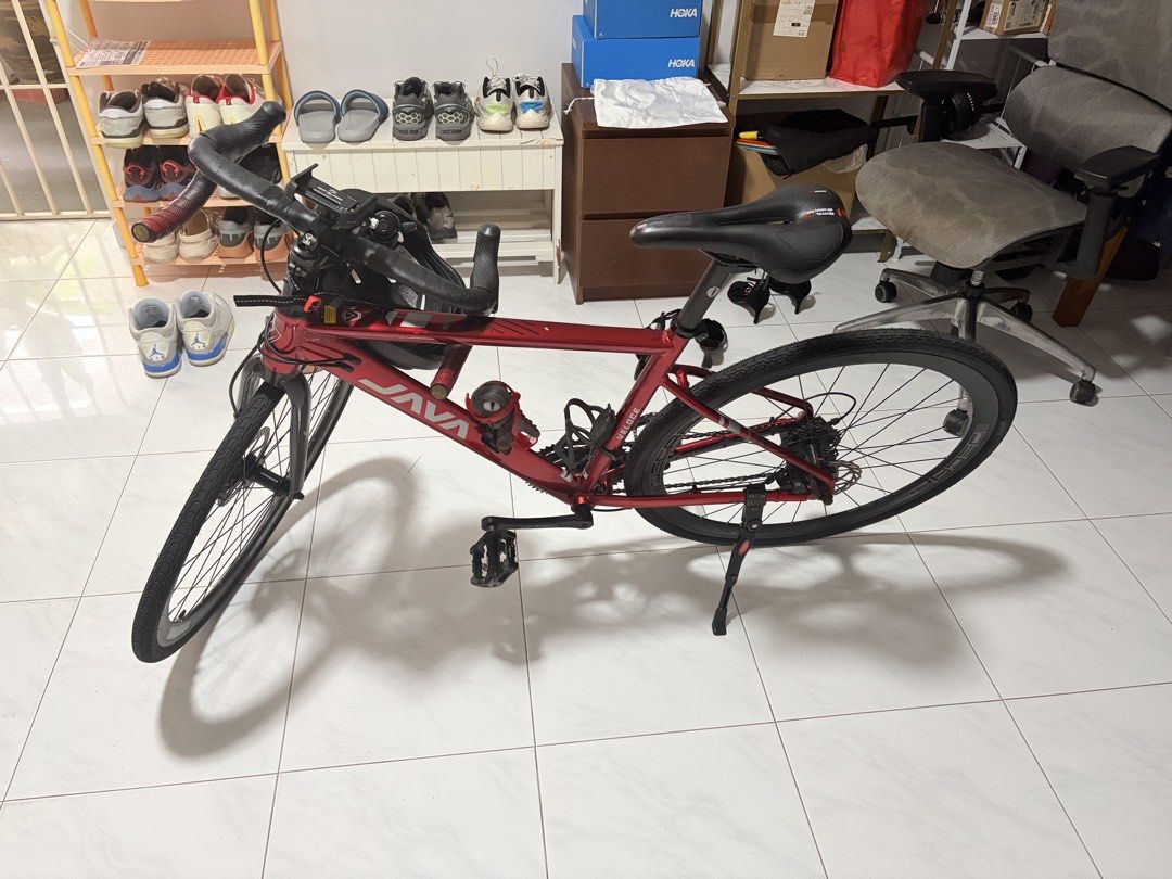 java veloce (Category: Bicycles) located in Singapore. Submitted by livebear_43497c (Listing ID 1456924704, Image 1). Description: Phone mount, helmet and lock.