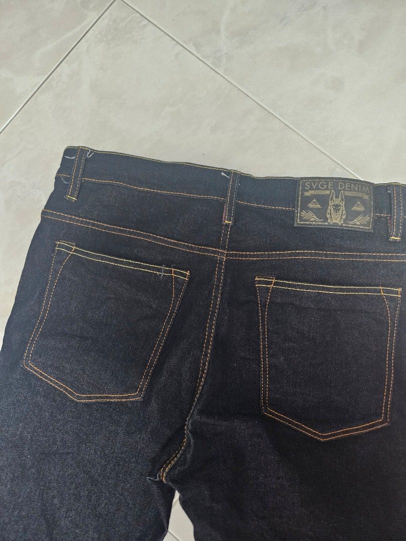 BUTTON Jean (Category: Jeans) located in Singapore. Submitted by thrift.co (Listing ID 1456780466, Image 3). Description: size 33. tracked mail $3.