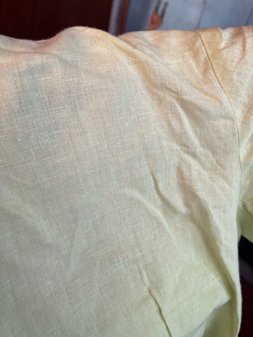 Kariba Australia Light Yellow Button-Up Shirt (Category: Tshirts & Polo Shirts ) located in Toledo. Submitted by klnmia (Listing ID 1456825272, Image 3). Description: - Light yellow shirt from Kariba Australia - Short sleeves with a collared neckline - Button-up front - Ideal for casual outfits or layering.