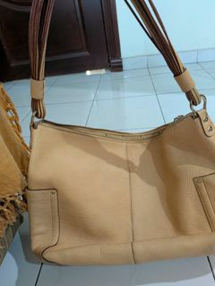 (Category: ) located in . Submitted by loveluvbuy (Listing ID 1456848200, Image 1). Description: .