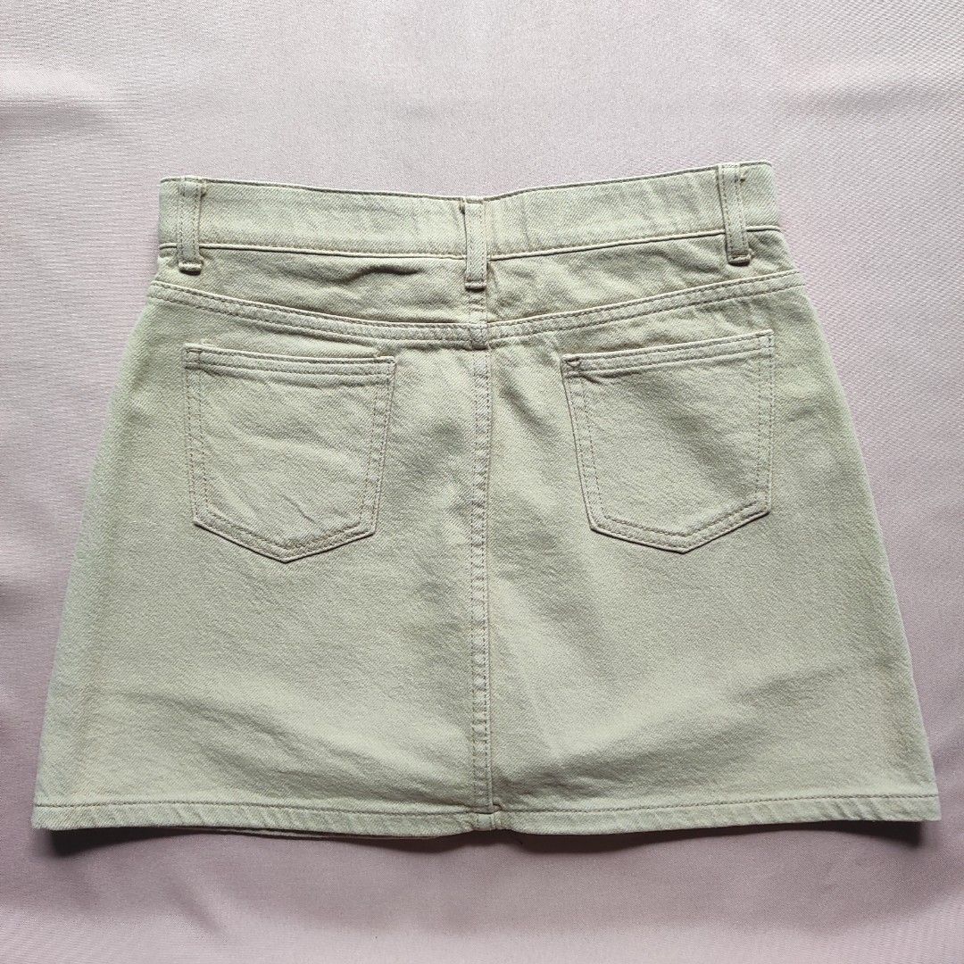 Khaki Denim A-Line Mini Skirt with Pockets (Category: Skirts) located in Dipolog. Submitted by anaracloset (Listing ID 1456816000, Image 2). Description: 𝗕𝗲𝗶𝗴𝗲/𝗞𝗵𝗮𝗸𝗶 𝗧𝘄𝗶𝗹𝗹 𝗔-𝗟𝗶𝗻𝗲 𝗦𝗸𝗼𝗿𝘁 ✨9.5/10 Excellent condition 𝗗𝗲𝘁𝗮𝗶𝗹𝘀: 📏 Waist: 27-28 📐 Length: 14 🔖 Code: S46 💬 𝗠𝗶𝗻𝗲: ₱129 📌 𝗕𝗲𝗳𝗼𝗿𝗲 𝗬𝗼𝘂 𝗖𝗹𝗮𝗶𝗺 • All items are preloved/thrifted (ukay). Please manage your expectations. • Actual color may slightl