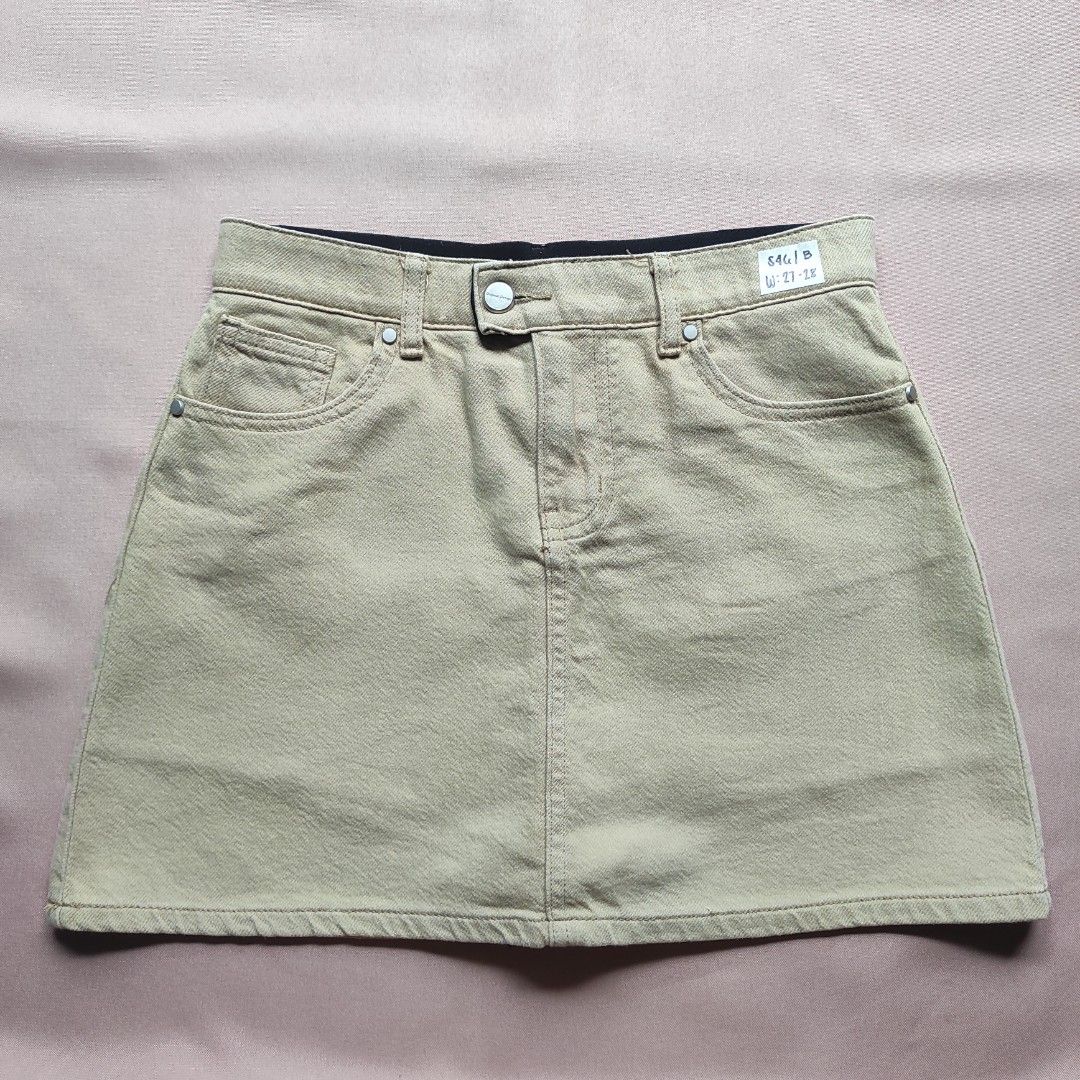 Khaki Denim A-Line Mini Skirt with Pockets (Category: Skirts) located in Dipolog. Submitted by anaracloset (Listing ID 1456816000, Image 1). Description: 𝗕𝗲𝗶𝗴𝗲/𝗞𝗵𝗮𝗸𝗶 𝗧𝘄𝗶𝗹𝗹 𝗔-𝗟𝗶𝗻𝗲 𝗦𝗸𝗼𝗿𝘁 ✨9.5/10 Excellent condition 𝗗𝗲𝘁𝗮𝗶𝗹𝘀: 📏 Waist: 27-28 📐 Length: 14 🔖 Code: S46 💬 𝗠𝗶𝗻𝗲: ₱129 📌 𝗕𝗲𝗳𝗼𝗿𝗲 𝗬𝗼𝘂 𝗖𝗹𝗮𝗶𝗺 • All items are preloved/thrifted (ukay). Please manage your expectations. • Actual color may slightl