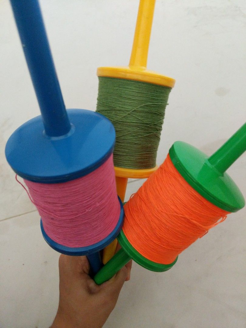 Kite String Spools （分類：兒童玩具）位於 Hong Kong。 由 mskhan0304 提交（商品編號 1456862586，圖片 1）。簡介： Three spools of kite string- Orange Pink Green!!! 三卷風箏線－橘色、粉紅色、綠色！ $30/1 $80/3。
